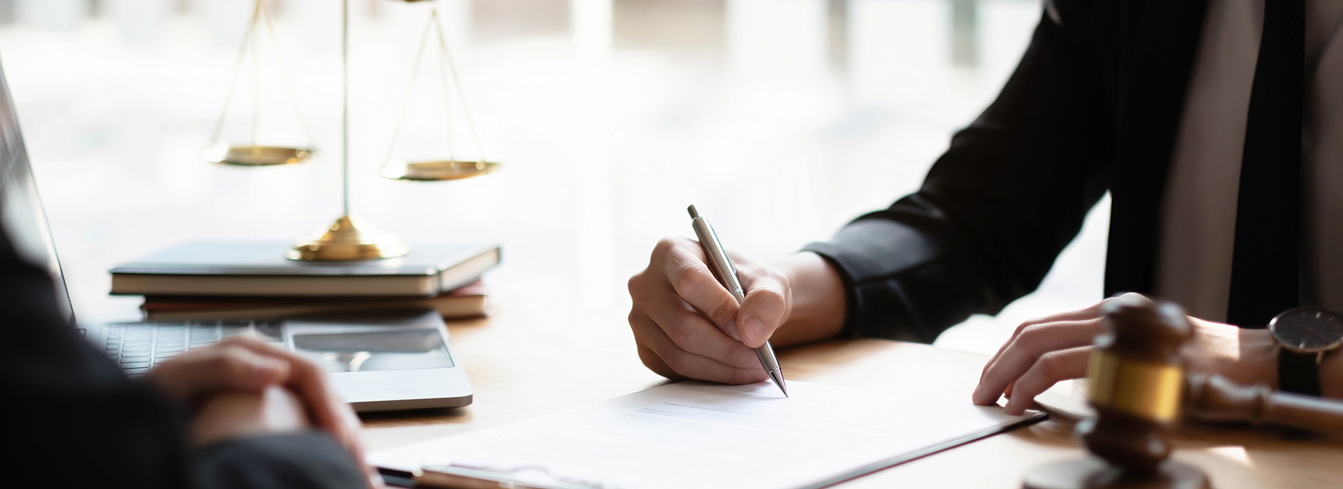 持续深度研究
我们写文章、大数据报告、专著